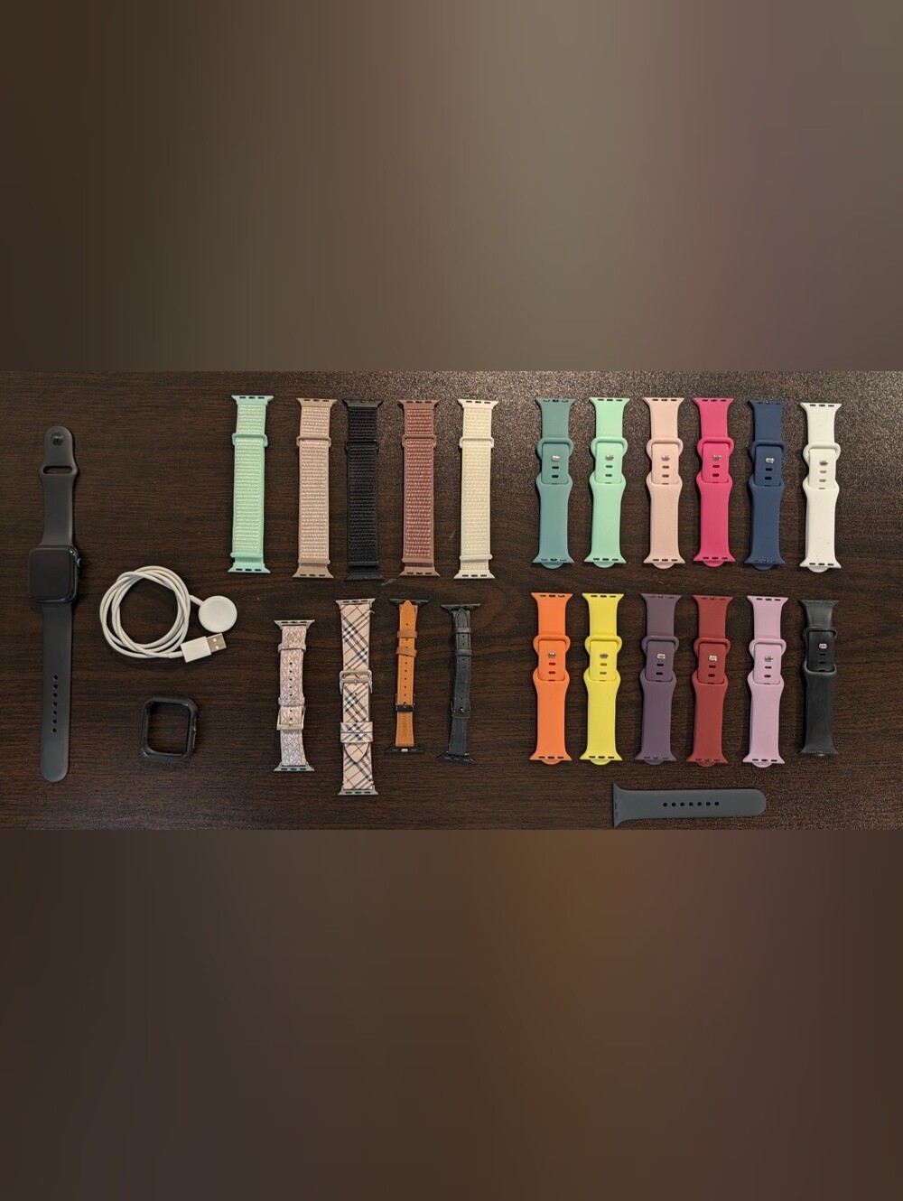 Apple Watch Series 6 - 44mm (INCLUDING bands, charger, + case)